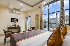 Deluxe Room | Individually furnished, free WiFi, bed sheets - Hotel Vibe Blue (Noida)