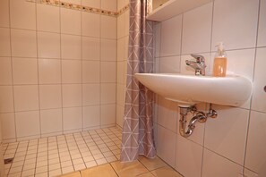 Shower - Ferienhaus in Mirow for 9 Personen (Mirow)