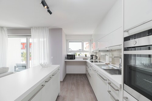 Deluxe-Apartment für bis zu 6 Personen I Nähe Messe und Flughafen