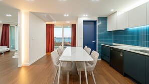 Family Suite, Ocean View | Desk, free WiFi