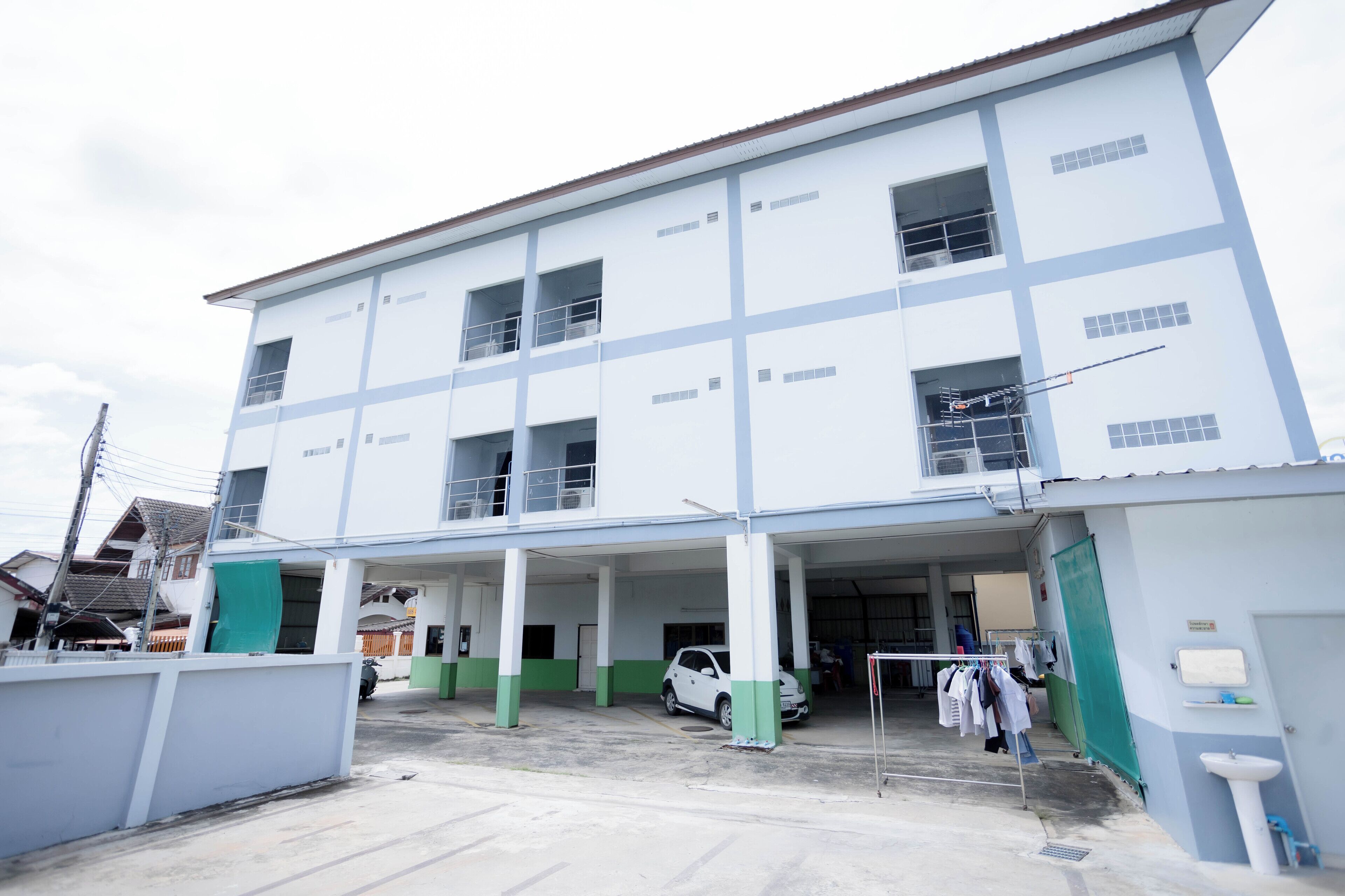 المنشأة من الخارج