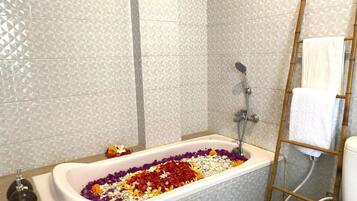 Suite, Balcony, Ocean View | Bathroom