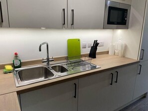 Private kitchen - Convenient 1-Bed Apartment in Leeds City-Centre (Leeds)
