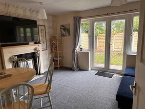 House, 3 Bedrooms | Interior - 3 Bed Entire House - Runcorn (Runcorn)