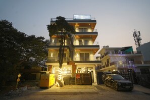 Front of property - Royal Raven Hotel And Banquet (Greater Noida)