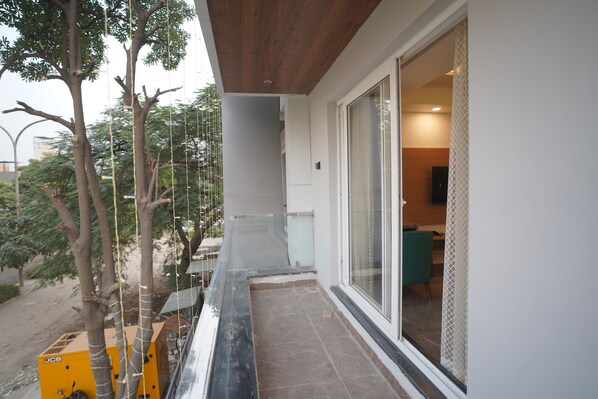 Parking - Royal Raven Hotel And Banquet (Greater Noida)