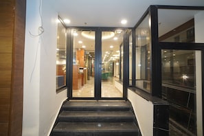 مدخل المنشأة