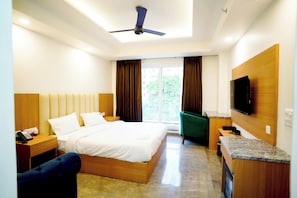 Room - Royal Raven Hotel And Banquet (Greater Noida)