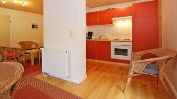 Frigorífic, microones, forn i placa de cuina