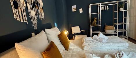 1 bedroom, iron/ironing board, internet, bed sheets