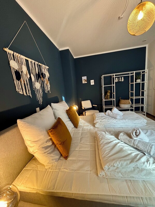 1 غرفة نوم ومكواة/لوح كي وخدمة الإنترنت وملاءات أسرّة