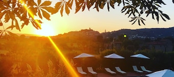 Farmhouse Agriturismo Borgo in Santa Lucia