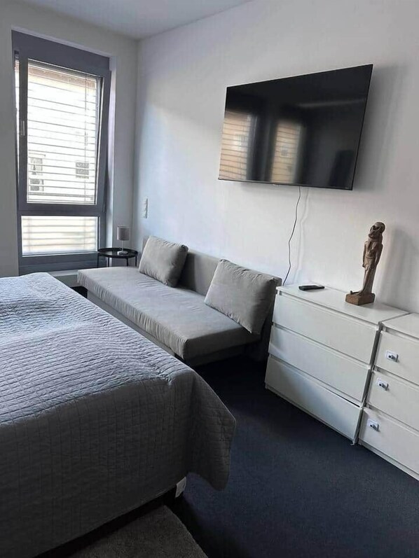 مكواة/لوح كي وواي فاي وملاءات أسرّة