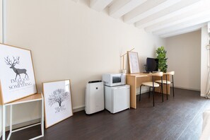 Interior - 2min walk from Nakano Station 1min walk to Nakano Broadway MAX6 Guests(4) (中野区中野)