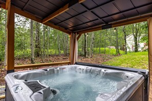 Tina de hidromasaje al aire libre