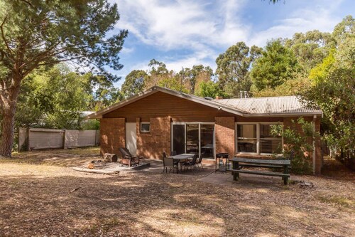 Kangaroo House - Large Villa Central Halls Gap