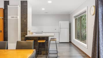 Kühlschrank, Ofen, Herdplatte, Geschirrspüler