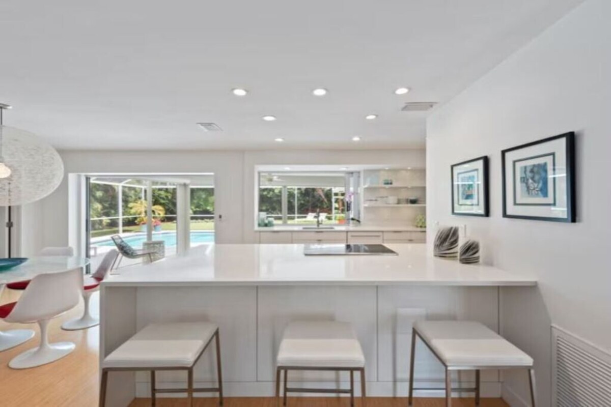Photo 13 of Modern, Luxurious Villa in Park Shore w/Private Beach Access & Heated Pool