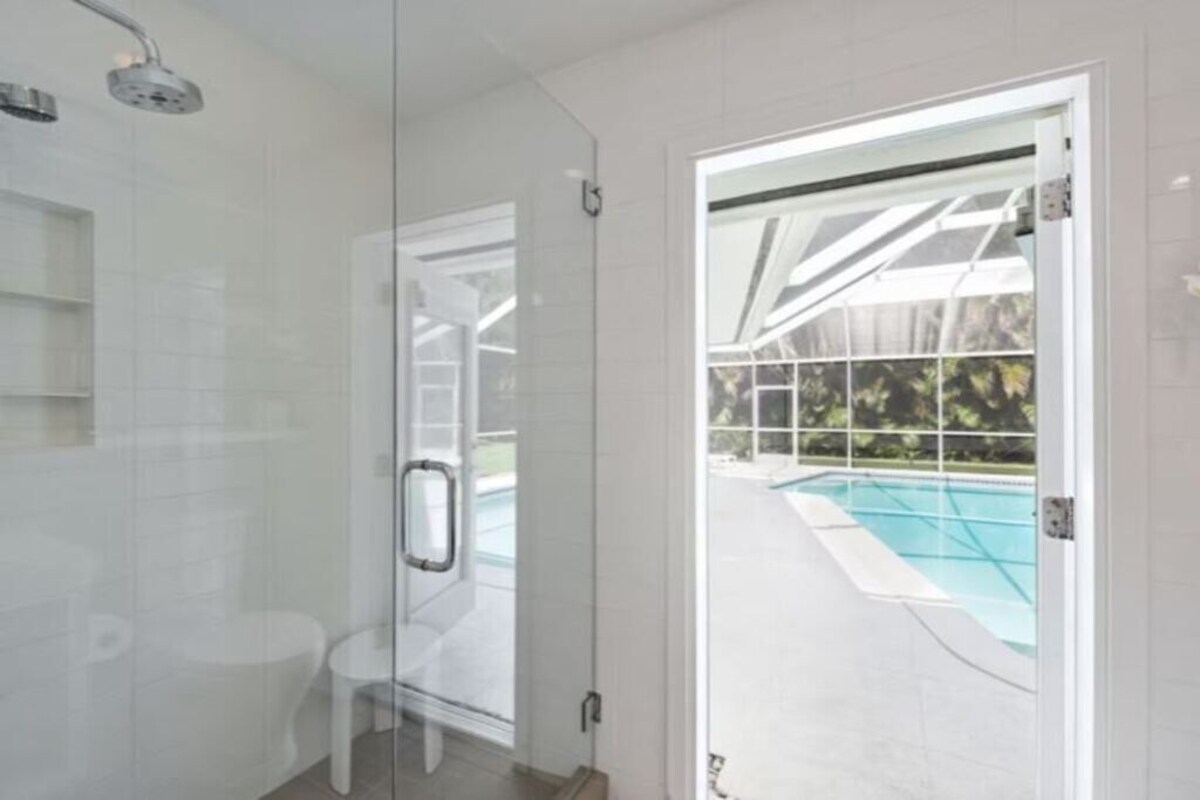 Photo 22 of Modern, Luxurious Villa in Park Shore w/Private Beach Access & Heated Pool