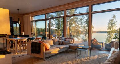 Luxury Waterfront Villa with a Private Jacuzzi