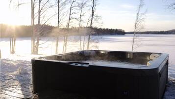 Bain à remous extérieur