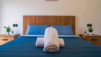 2 bedrooms, iron/ironing board, Internet