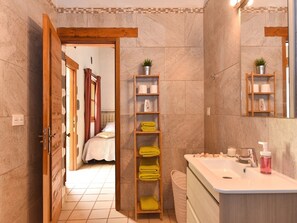 تجهيزات دش، مراحيض شطف