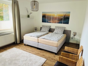 2 bedrooms, travel cot, free WiFi, bed sheets - Quartier am Markt (Esens)