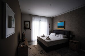 Iron/ironing board, WiFi, bed sheets - Luxury Lakefront Villa w/Private Pool & Stunning Views (Mostar)