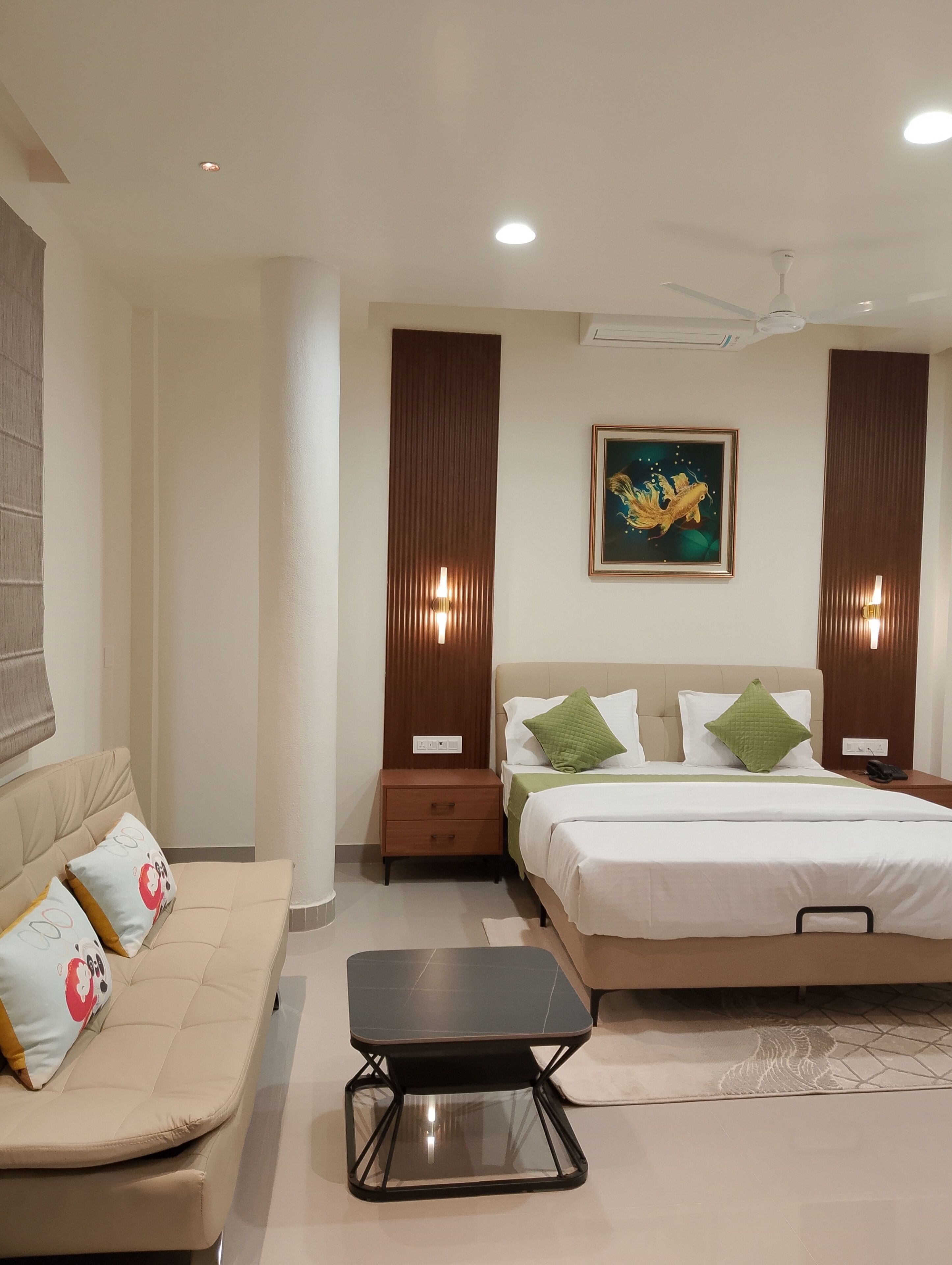 Escritorio y espacio para trabajar con laptop 