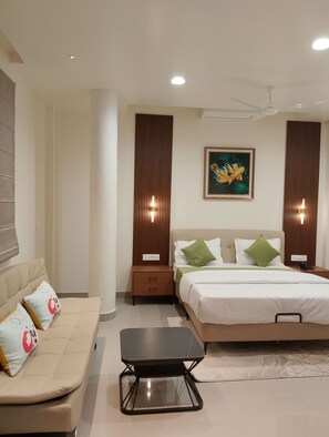 Deluxe kamer | Een bureau, een laptopwerkplek