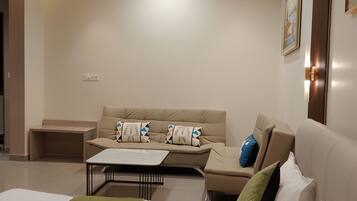 Superior Room | Desk, laptop workspace