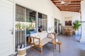 Villa, 2 Bedrooms, Non Smoking | Living area