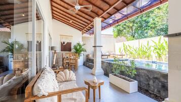 วิลล่า, 2 ห้องนอน, ปลอดบุหรี่ | บริเวณนั่งเล่น