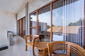 Balcony - Rumah Kodel Legian (Legian)