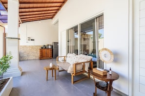 Villa, 2 Bedrooms, Non Smoking | Living area