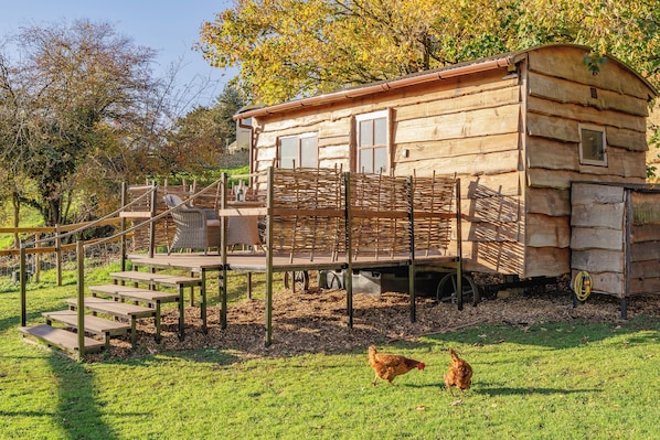 المنشأة من الخارج