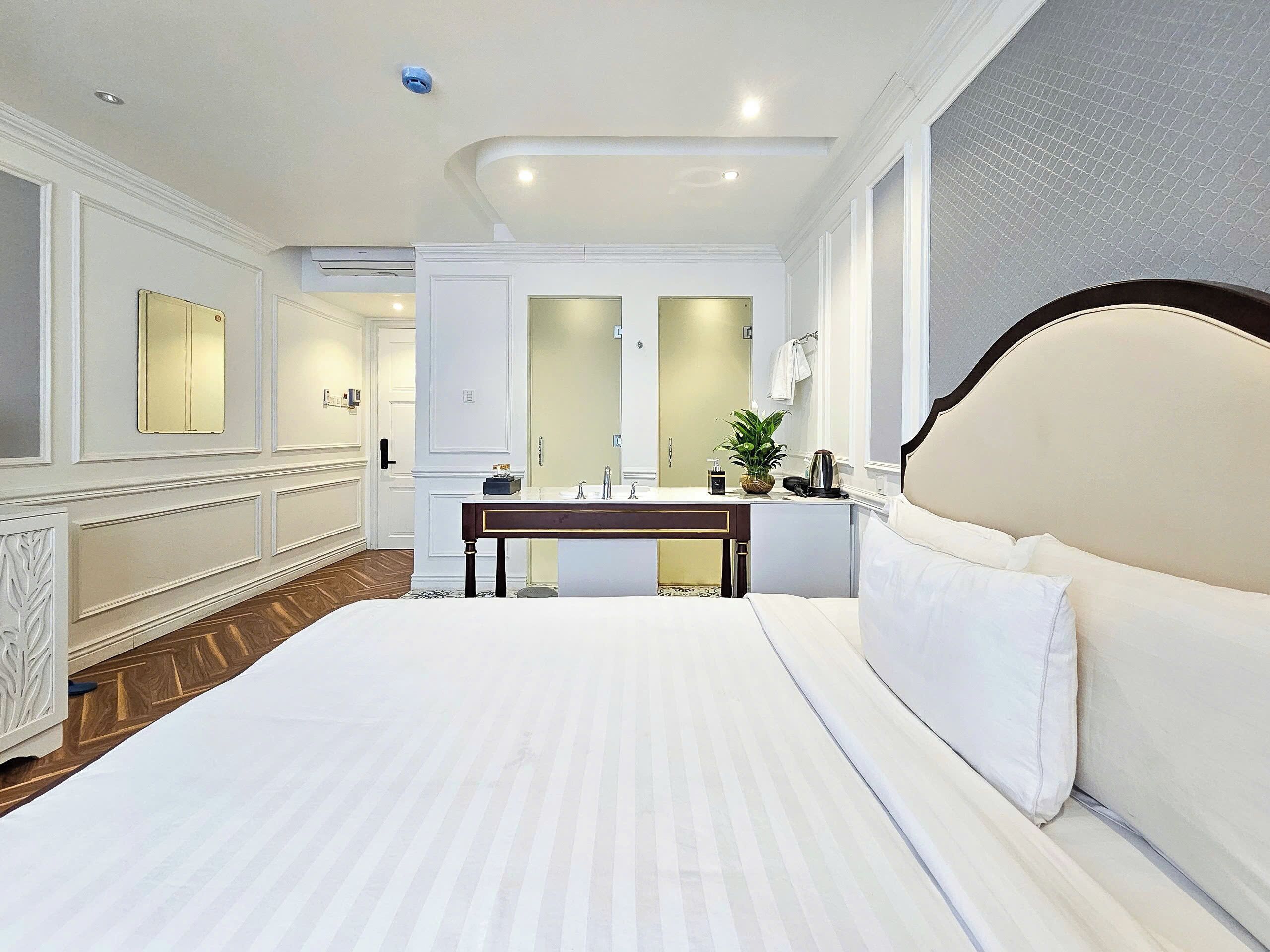 Habitación Deluxe doble, vistas a la ciudad | Escritorio, espacio para trabajar con un portátil, cortinas opacas