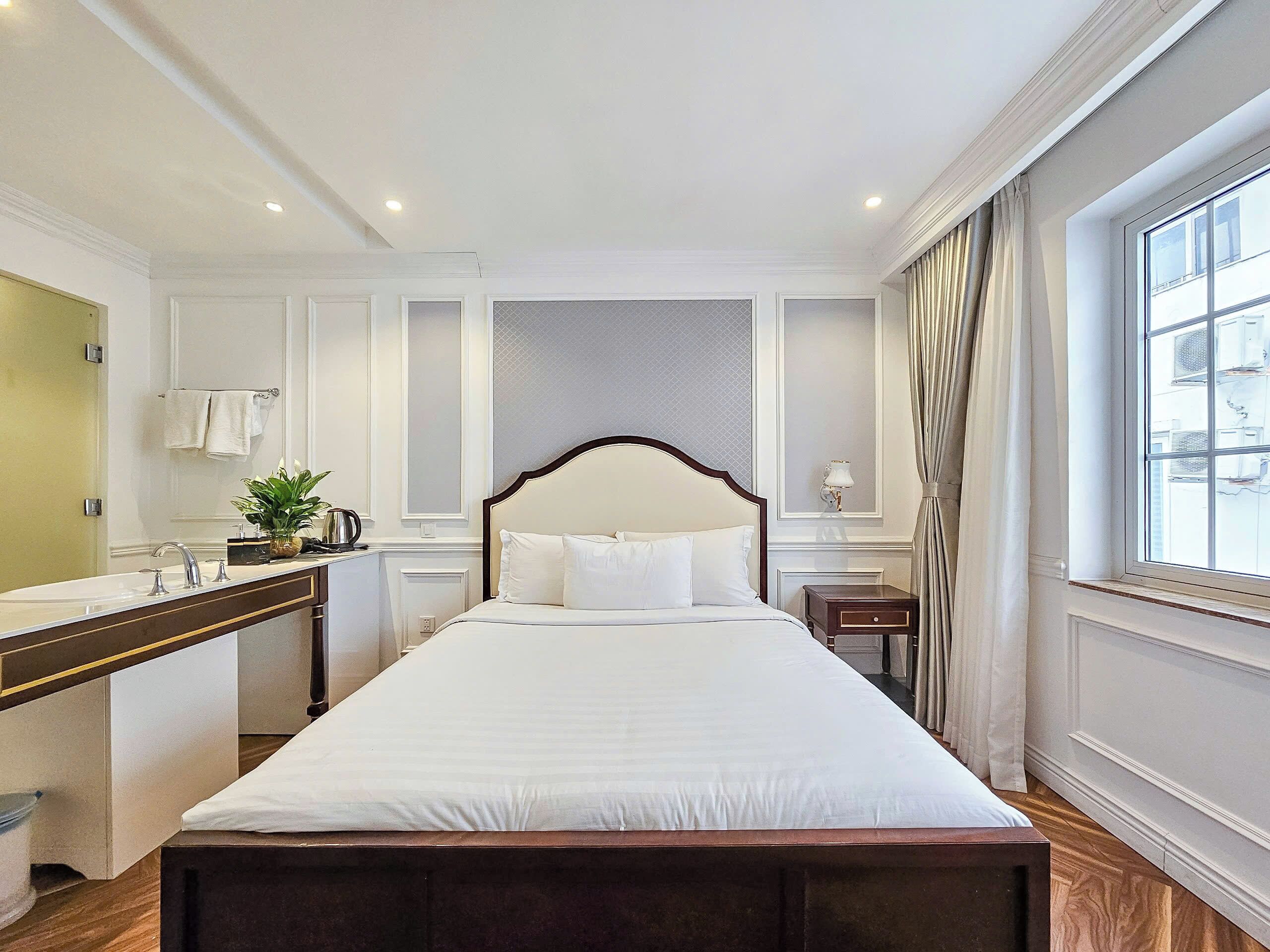 Habitación Deluxe doble, vistas a la ciudad | Escritorio, espacio para trabajar con un portátil, cortinas opacas