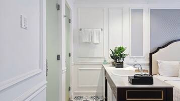 Deluxe Double Room, City View | Bathroom | Free toiletries, hair dryer, slippers, towels