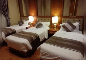 Apartment, 3 Bedrooms | Blackout drapes, iron/ironing board