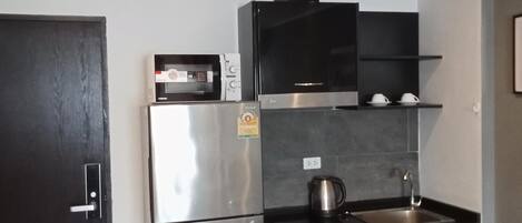 Apartment, Balcony, Mountain View | Private kitchenette