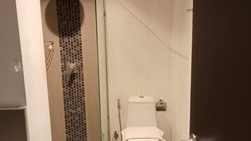 Apartment, Balkon, Bergblick | Badezimmer