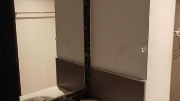 Departamento, balcón, vista a la montaña | Baño