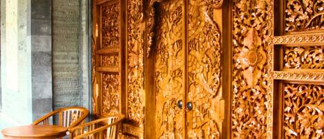 المنشأة من الخارج