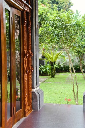 المنشأة من الخارج