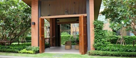 Condo, 2 Bedrooms, Accessible, City View | Property grounds