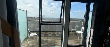 Apartment, 1 Bedroom, Smoking, Balcony | Interior