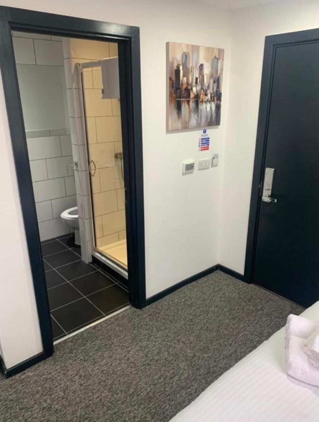 Apartment, 1 Bedroom, Smoking, Balcony | Bathroom