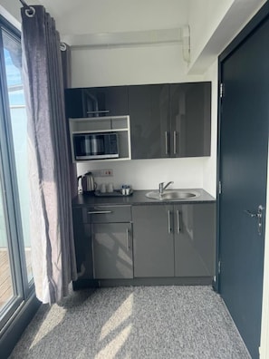 Interior - Kick Back Relax Stylish Space With Balcony (Nottingham)